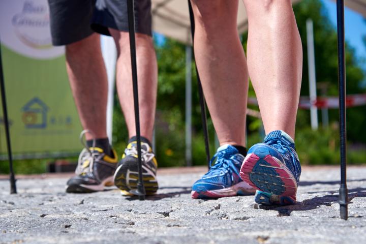 Beim Benefiz-Lauf in Bad Gögging können Nordic-Walking- und Lauf-Begeisterte für den guten Zweck an den Start gehen. 