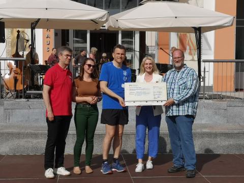 Der Bad Gögginger Benefiz-Lauf 2023 war ein voller Erfolg. Die Spendensumme von 1500€ kommt der Deutschen Rheuma-Liga, Landesverband Bayern e.V. zugute. 
